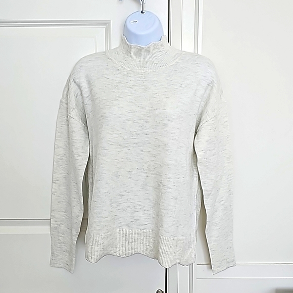 Women's Sweater With Scalloped Edges - Picture 1 of 8